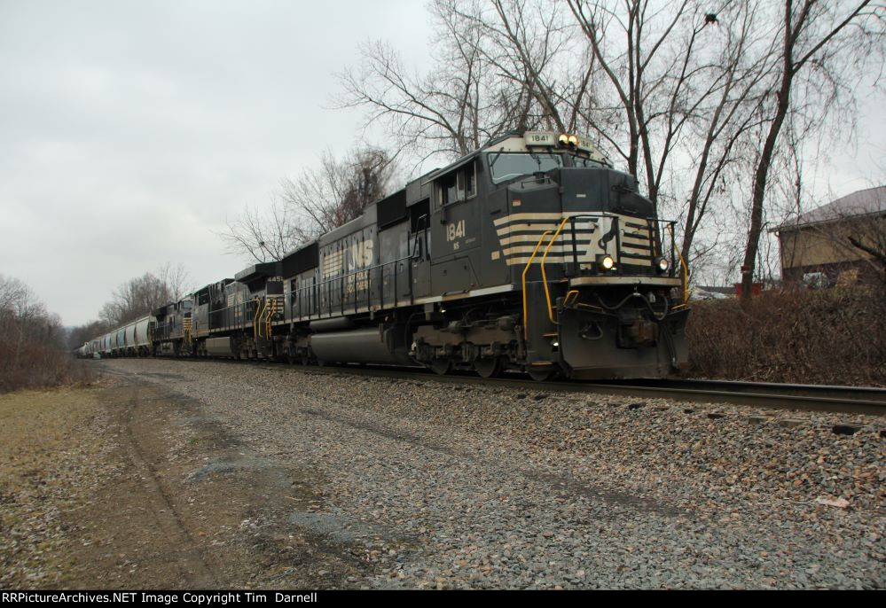 NS 1841 leads 10Z